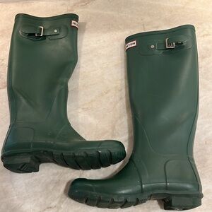 Hunter Original Women’s Tall Rain Boots - size 39 - hunter green